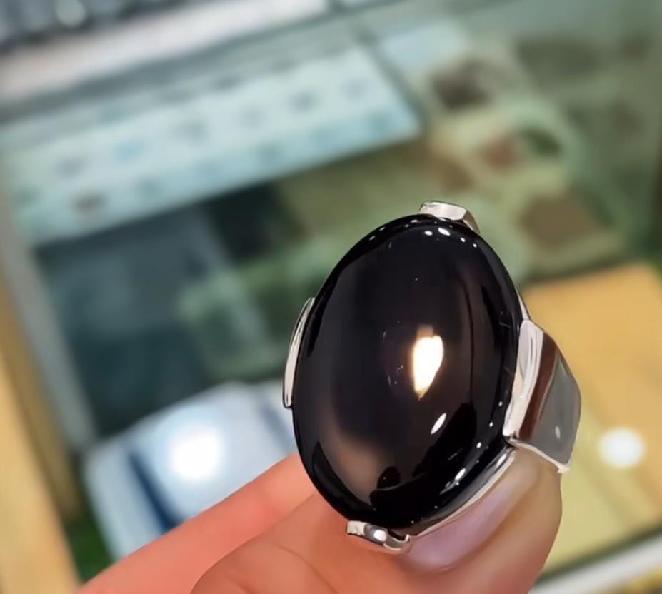 Black Aqeeq Ring ...
